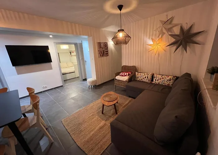 & Chill - 55r Apartment